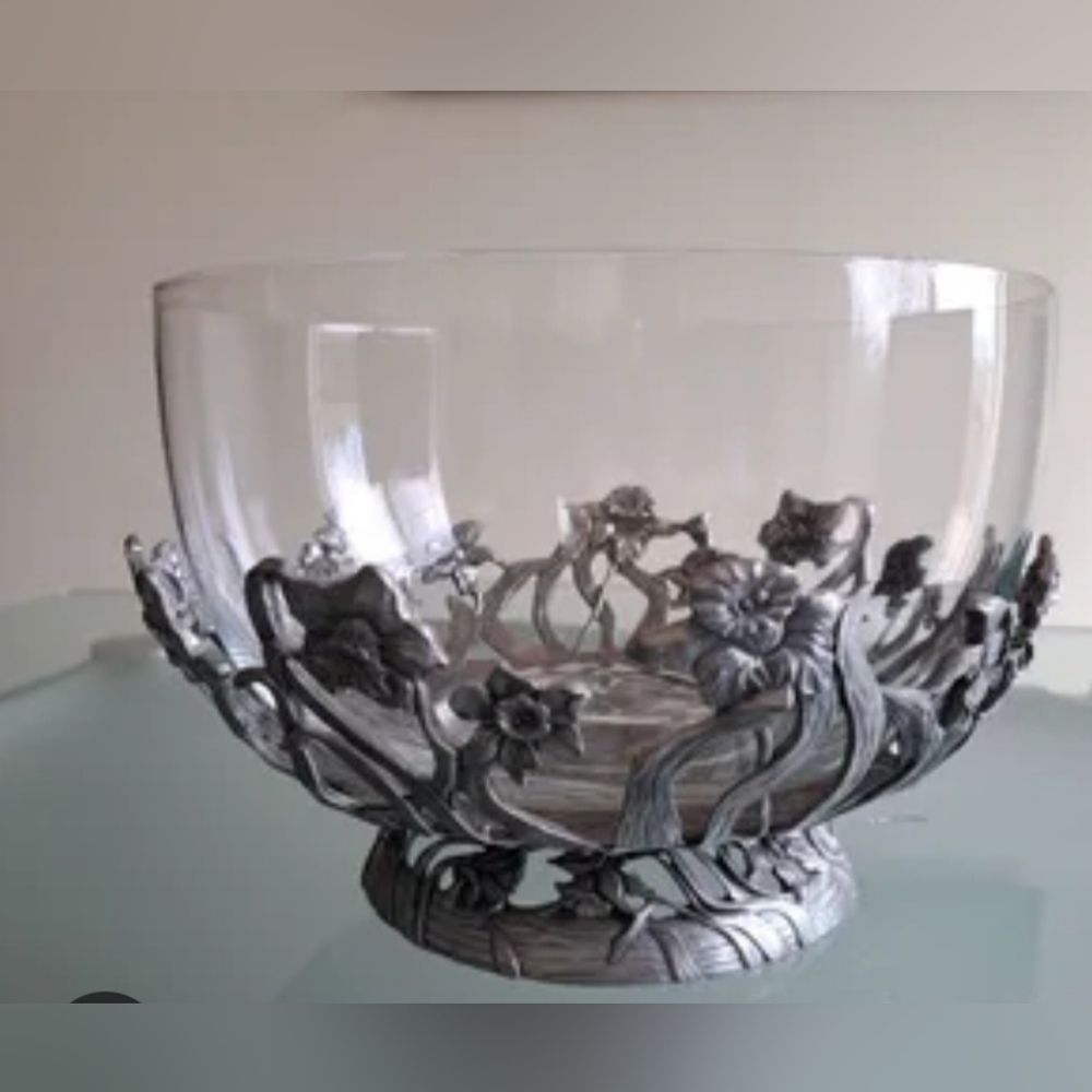 Elegant Silver Floral Glass Bowl